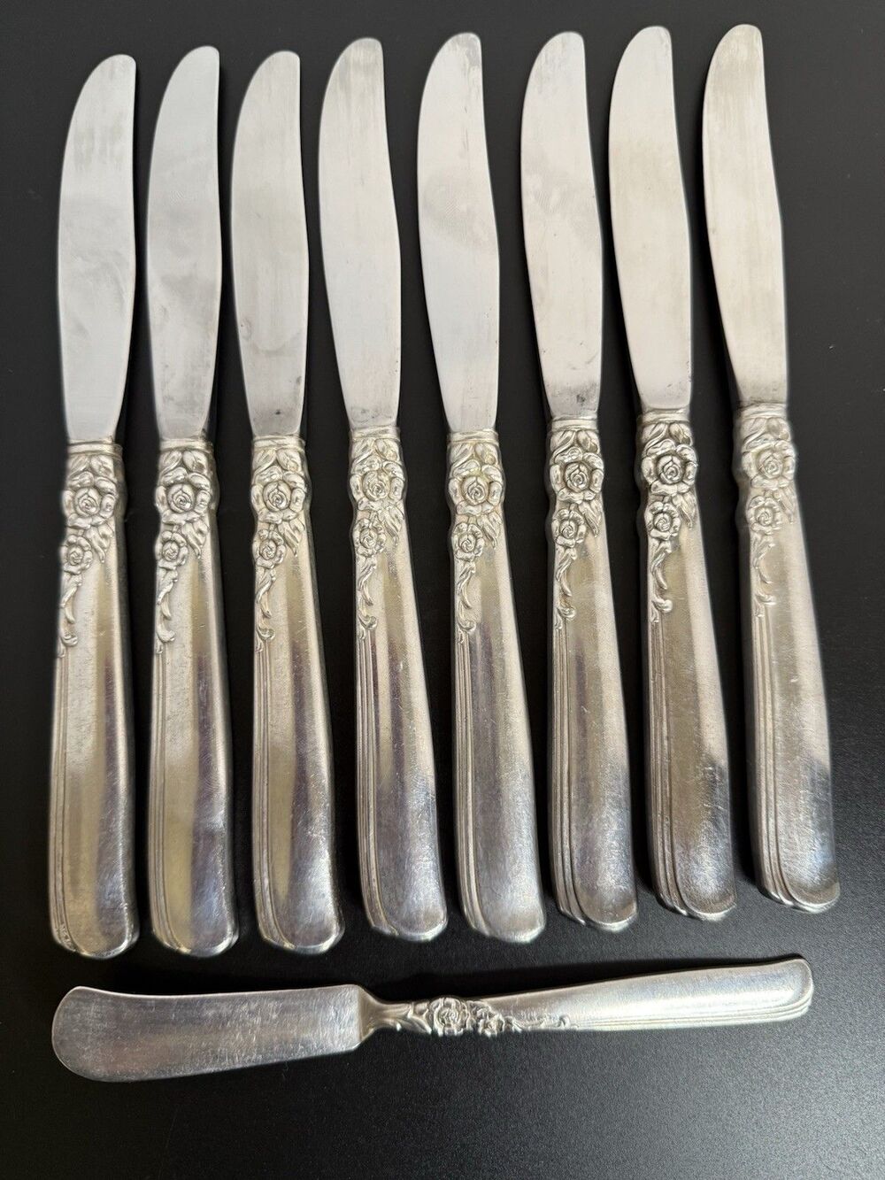 8 Oneida Prestige GAY ADVENTURE Silverplate Dinner Knives 1955